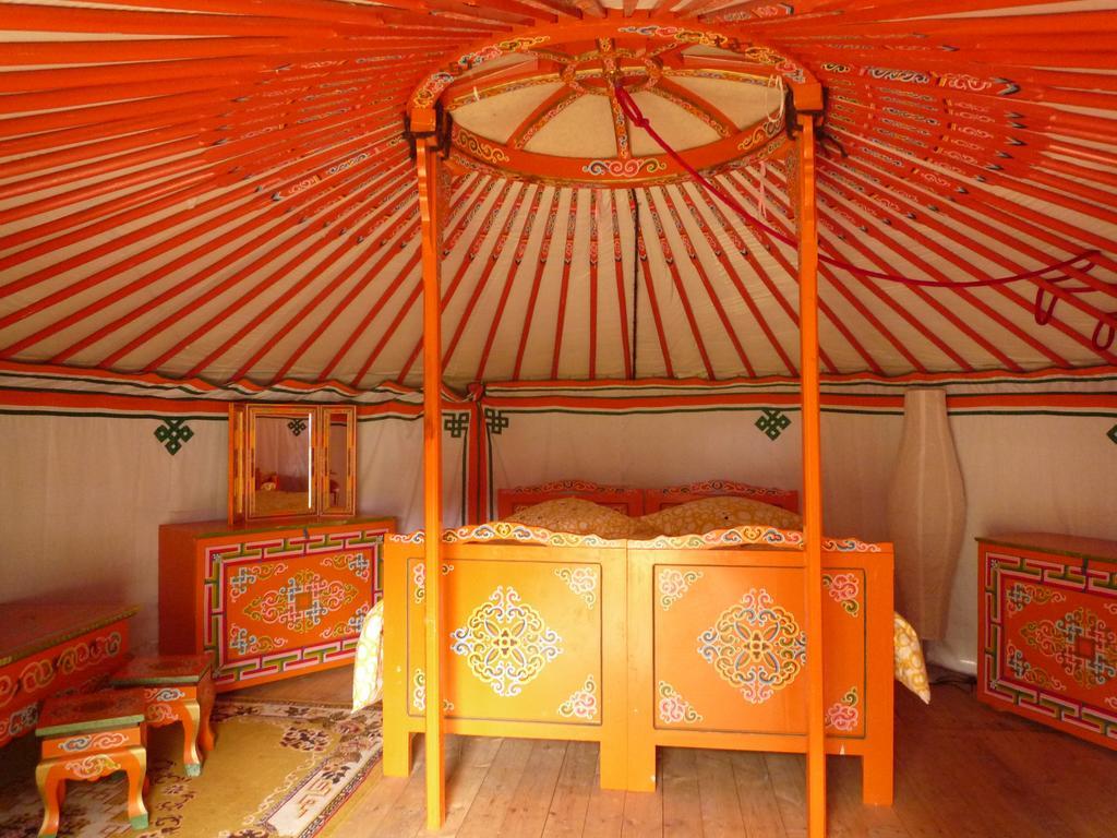 Yourte Nomade-Lodge Les Ecrennes Zewnętrze zdjęcie