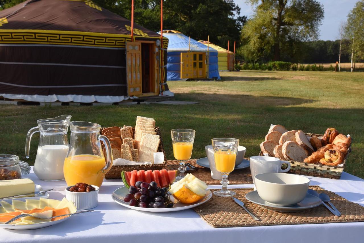 Yourte Nomade-Lodge Les Ecrennes Zewnętrze zdjęcie